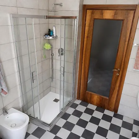 Проживание в семье Sanremo Central Rooms